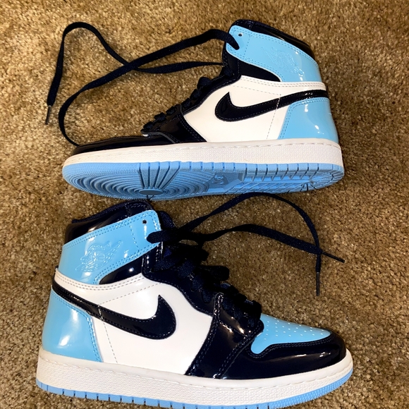 Nike Air Jordan 1 High OG - Picture 3 of 6